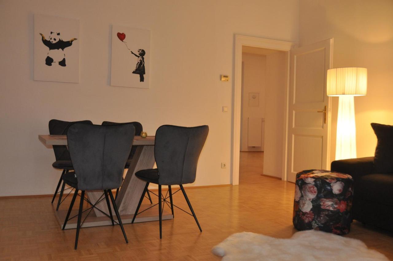 Wunderschone Altbauwohnung In Zentraler Lage Wien المظهر الخارجي الصورة